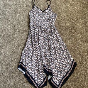 Indication Floral print Handkerchief-hem sundress. Size S